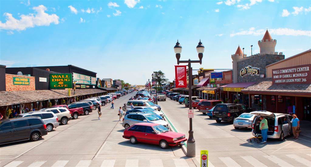 7aa586da34f66ab619d6589b45009b18_WallBadlandsAreaChamberOfCommerce_main_street