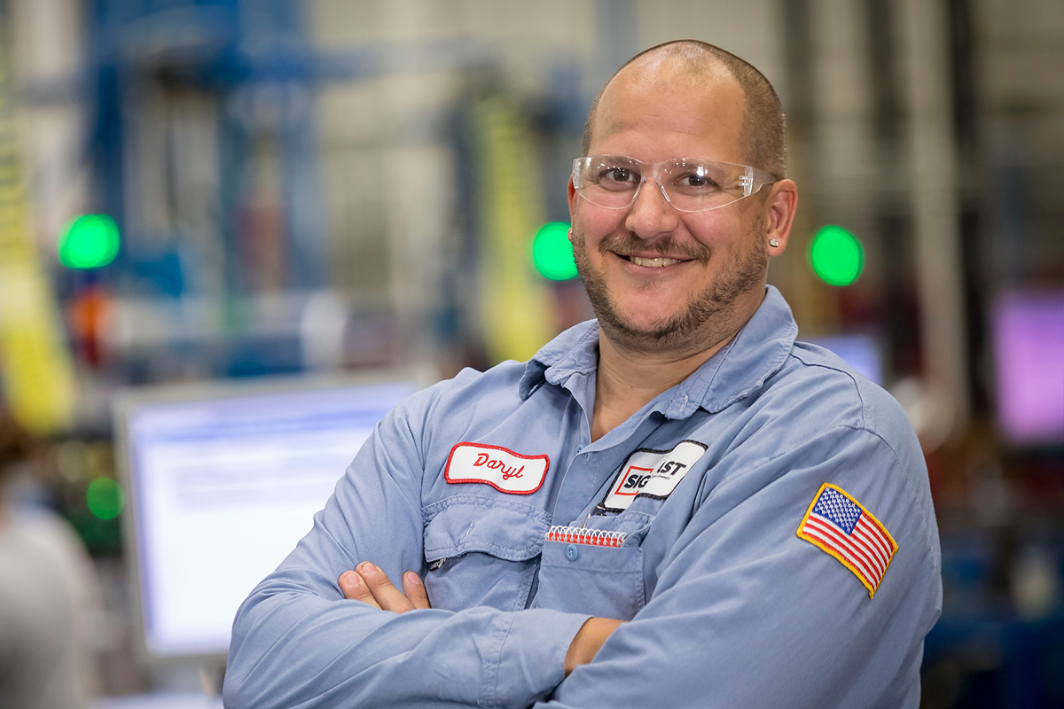 signicast-hartford-manufacturing-employee-800px-png
