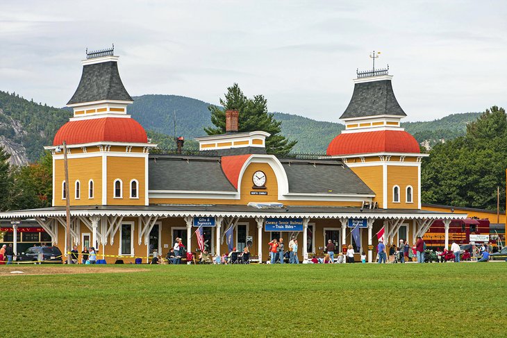 new-hampshire-top-attractions-conway-scenic-railroad